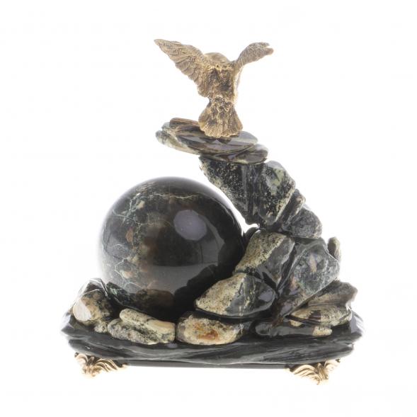 Композиция &amp;quot;Кречет на скале&amp;quot; с шаром змеевик бронза 124309