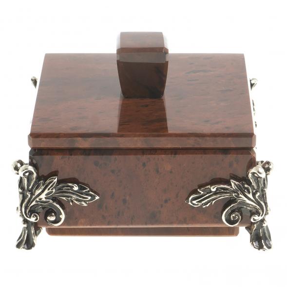 Шкатулка на ножках камень обсидиан 9х9х6 см 122964