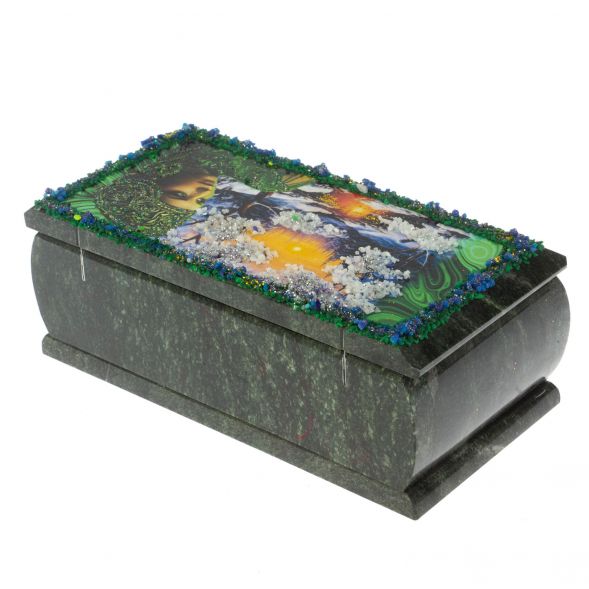 Шкатулка &amp;quot;Хозяйка медной горы. Зима&amp;quot; из змеевика 18х9х8 см 128750