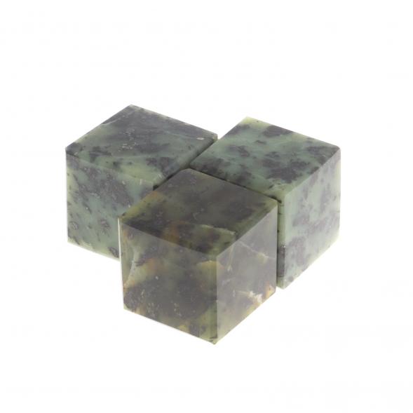 Кубик камень нефрит 22 мм 124312