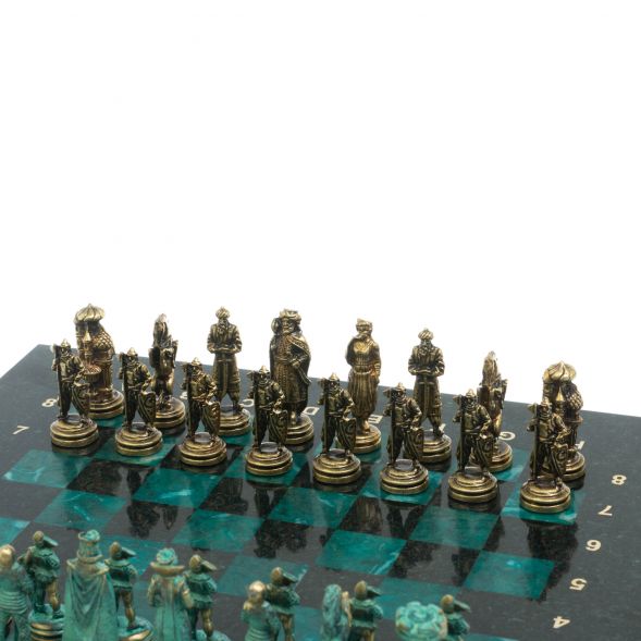 Шахматы &amp;quot;Рыцари&amp;quot; фигуры бронза / патина 28х28 см из змеевика 128219
