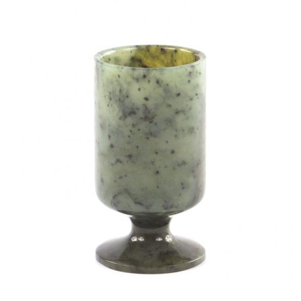 Рюмка на ножке камень нефрит 4х7,5 см 121402