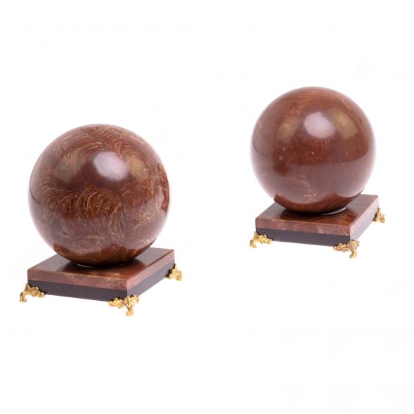 Шар из лемезита 11 см на подставке 125020