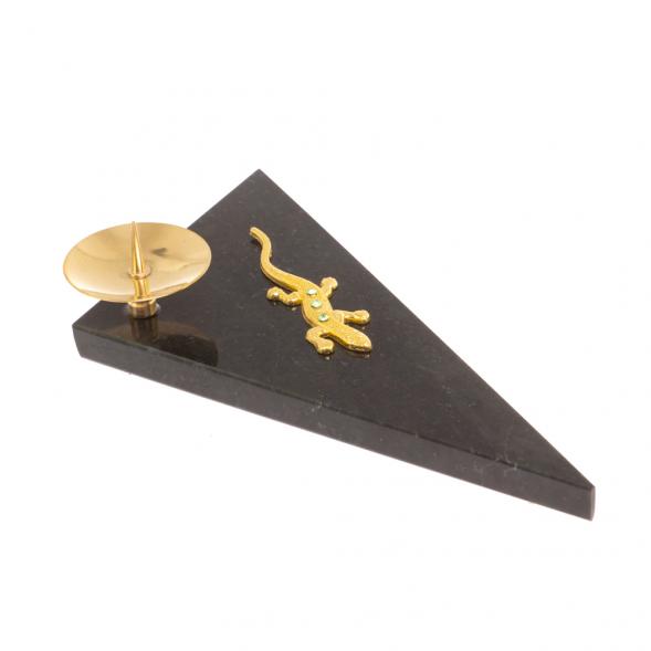 Подсвечник треугольник с ящерицей из черного змеевика 14х7,5х3 см 126661