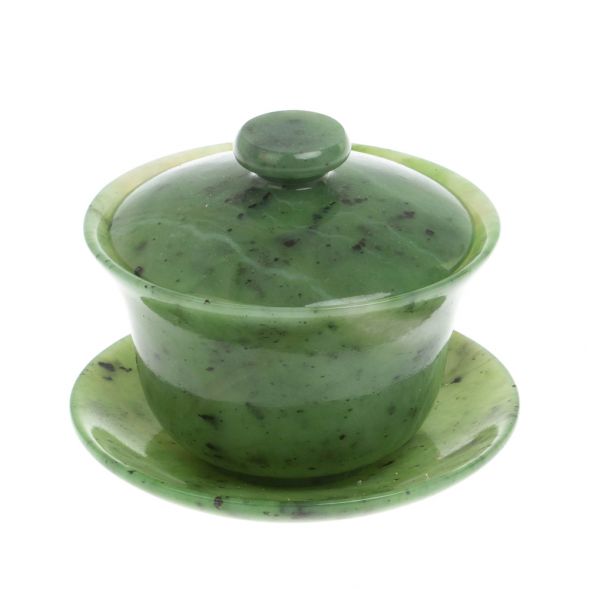 Гайвань из камня нефрит на блюдце 127836