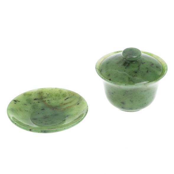 Гайвань из камня нефрит на блюдце 127836