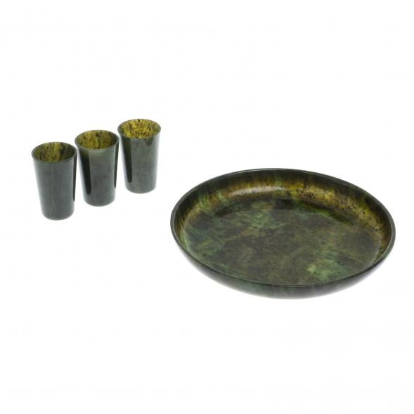 Водочный набор из нефрита 3 стопки на подносе 128310