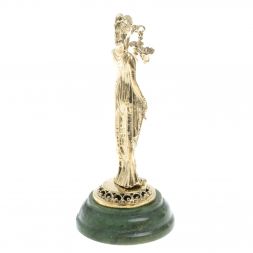 Статуэтка "Фемида" на подставке из нефрита