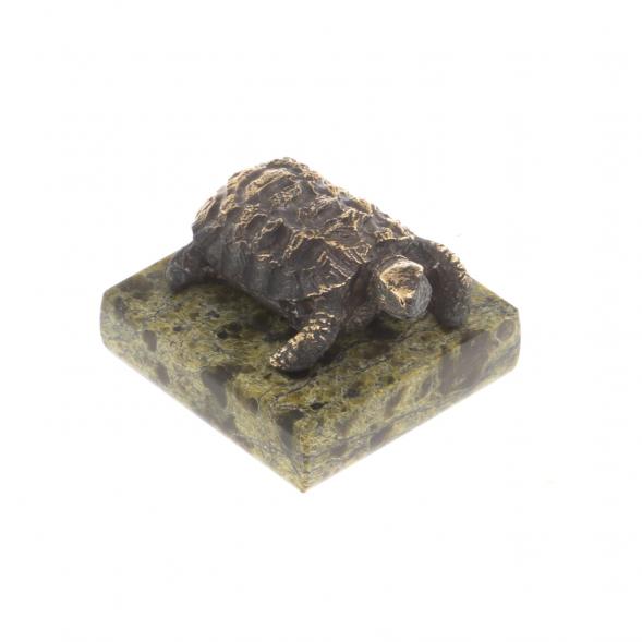 Статуэтка из бронзы &amp;quot;Черепаха №2&amp;quot; на подставке из змеевика 124180