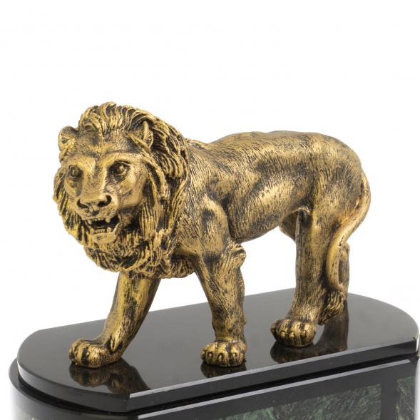 Часы &amp;quot;Лев&amp;quot; из шабровского змеевика и мрамолита 127133