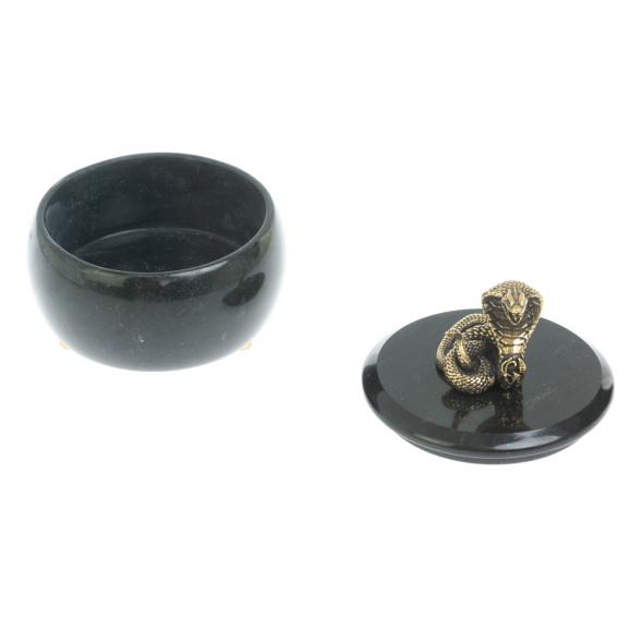 Шкатулка круглая «Кобра» из черного змеевика 128076