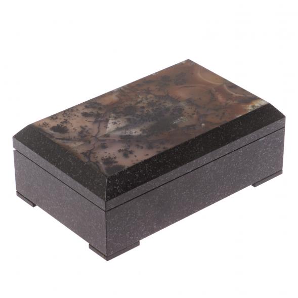 Шкатулка из долерита со вставкой из агата 11х7х4 см 126444