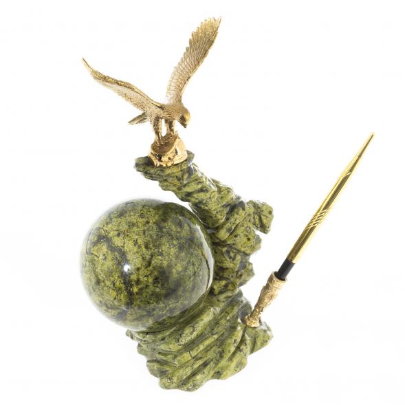 Подставка под ручку &amp;quot;Орёл с шаром&amp;quot; камень змеевик 122380