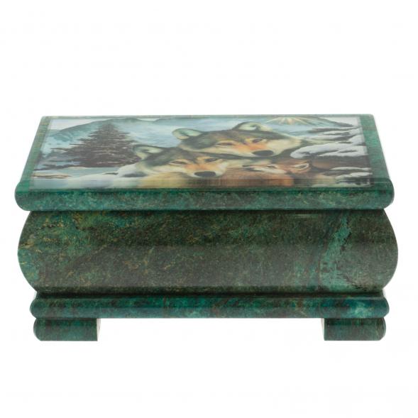 Шкатулка &amp;quot;Стая волков&amp;quot; из змеевика 16х8х7,5 см 128849