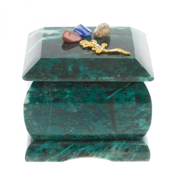 Шкатулка из змеевика с прямой ящерицей 6,5х6,5х6 см 127063