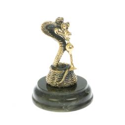 Статуэтка "Змея с дудочкой" на нефрите