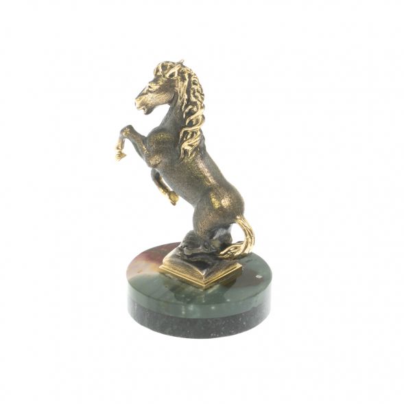 Статуэтка &amp;quot;Конь на дыбах&amp;quot; на подставке из яшмы 5х4,5х7,5 см 129427