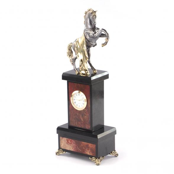 Часы из яшмы с бронзой &amp;quot;Вздыбленный конь&amp;quot; 113079