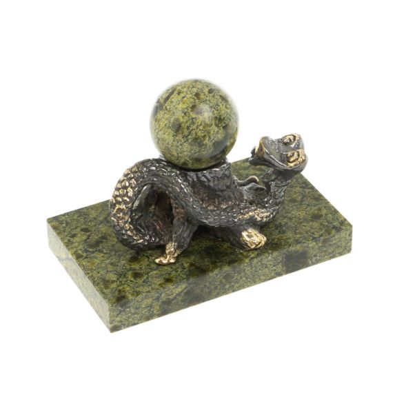 Статуэтка из бронзы «Змея у пня» с шаром змеевик 128173