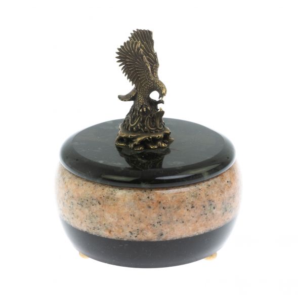 Шкатулка круглая &amp;quot;Орел&amp;quot; из розового мрамора и змеевика 10,5х10,5х13,5 см 129084