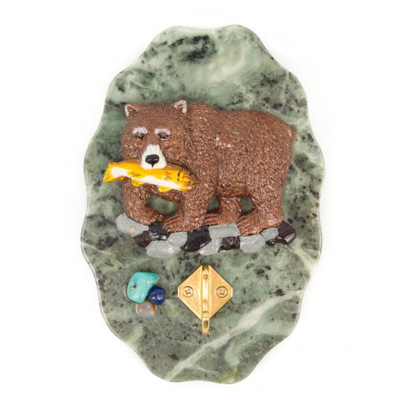 Ключница из змеевика &amp;quot;Медведь с рыбой&amp;quot; 116598