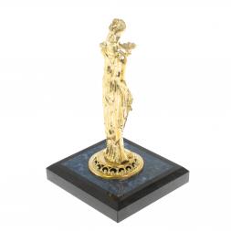 Статуэтка "Фемида"  на подставке из лазурита