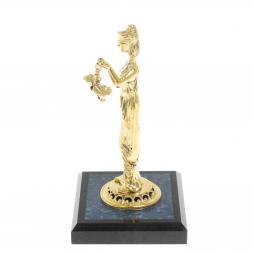 Статуэтка "Фемида"  на подставке из лазурита