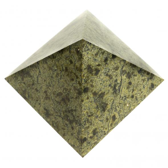 Пирамида 7,5х7,5х6,5 см камень змеевик 113788