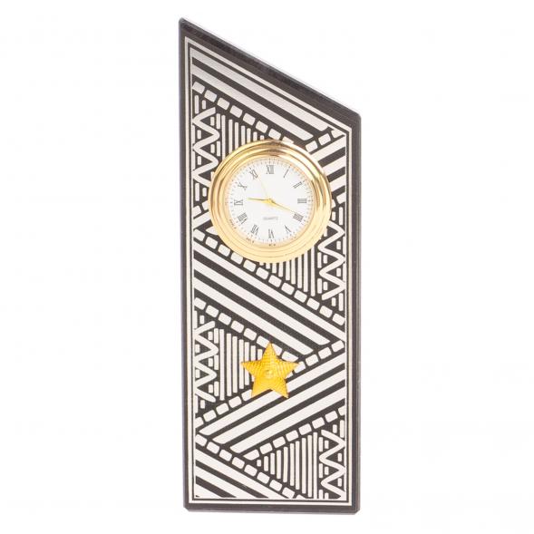 Часы &amp;quot;Погон генерал&amp;quot; цвет серебро камень змеевик треугольные 113534