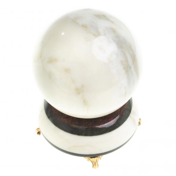 Шар антистресс 10,5 см из мрамора газган на подставке 123605