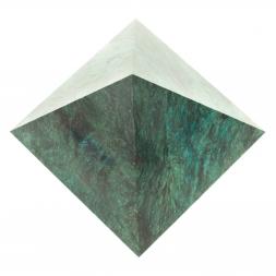 Пирамида 9х9х6 см камень змеевик