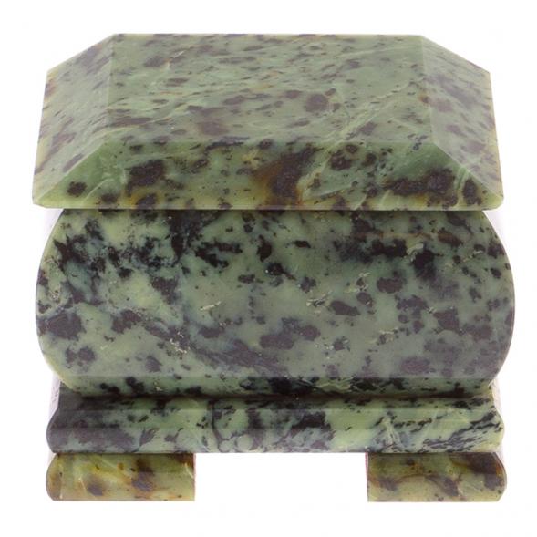 Шкатулка из нефрита 8х5,5х6 см 126037