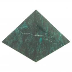 Пирамида 10,5х10,5х6,5 см камень змеевик