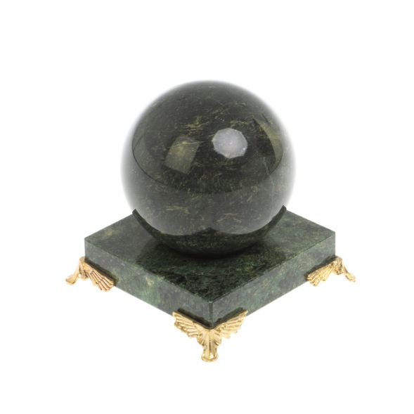 Шар из шабровского змеевика 6 см на подставке с ножками 127496