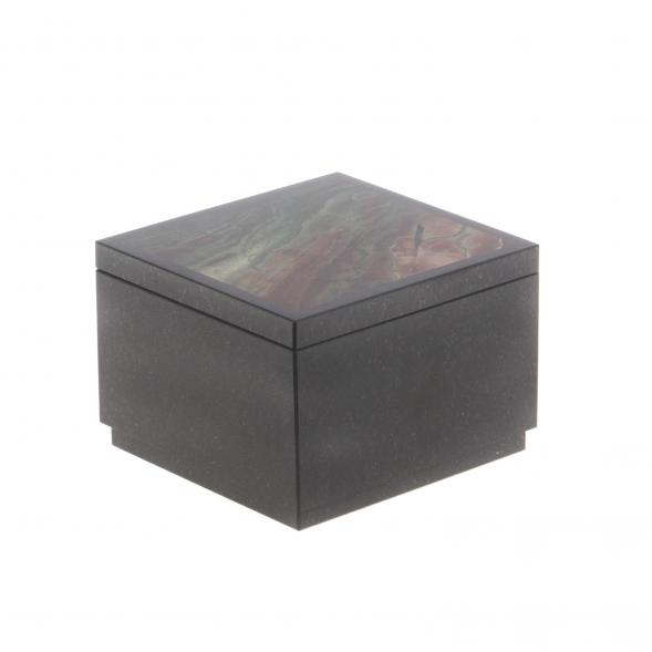 Шкатулка из уральской яшмы 8х8,5х6 см 124292