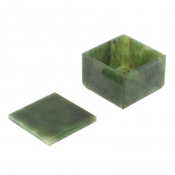 Шкатулка из нефрита 6,5х6,5х5 см 124539