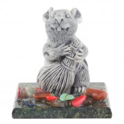 Сувенир из мрамолита "Крыса с веником"