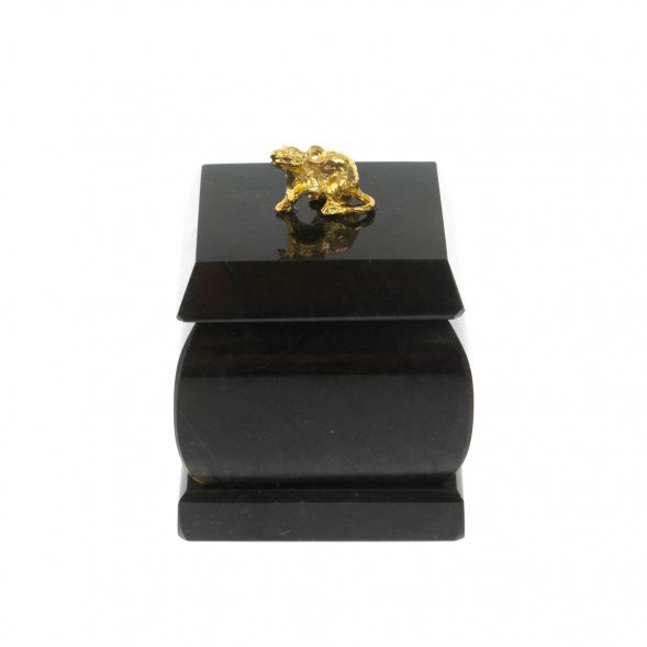 Шкатулка &amp;quot;Мышка&amp;quot; из черного змеевика 4,5х4,5х6 см 128737