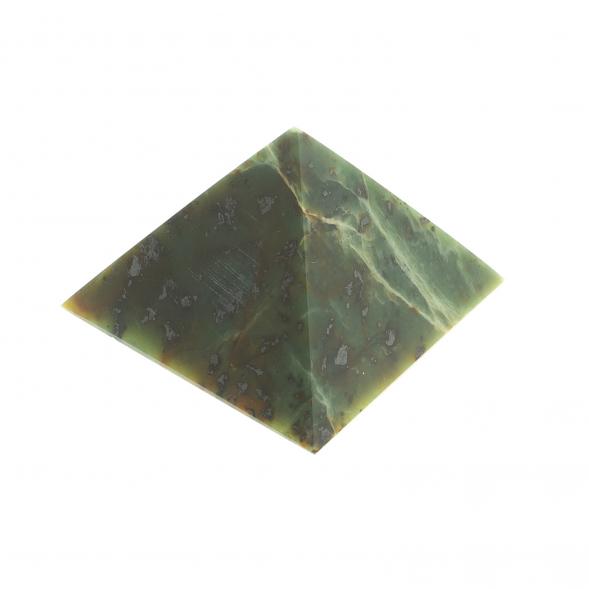 Пирамида из нефрита 3,5х3,5х2,5 см 124243