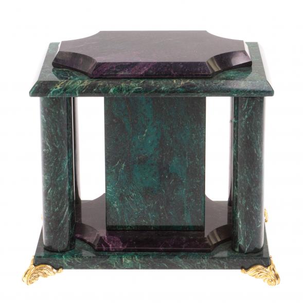 Часы из шабровского змеевика 17х12х17 см 126499