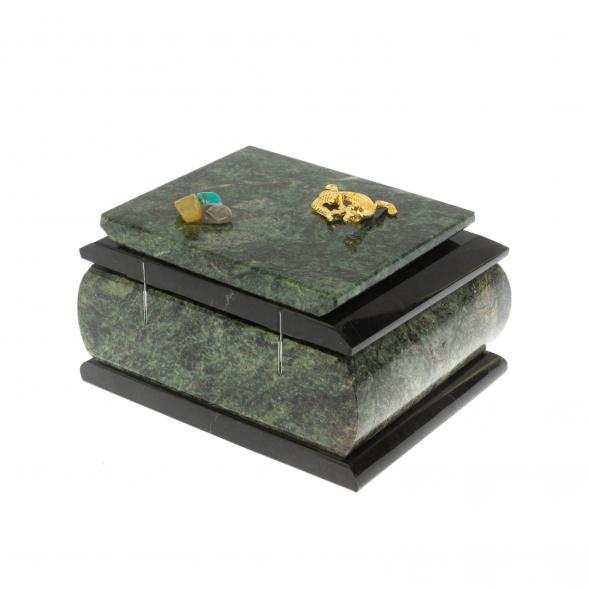 Шкатулка из шабровского змеевика с ящерицей 12х9,5х7,5 см 128678